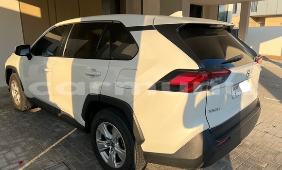 Acheter Occasion Voiture Toyota RAV4 Blanc à Brazzaville, Commune de Brazzaville Acheter Occasion Voiture Toyota RAV4 Blanc à Brazzaville, Commune de Brazzaville