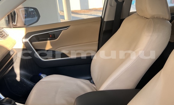 Acheter Occasion Voiture Toyota RAV4 Blanc à Brazzaville, Commune de Brazzaville Acheter Occasion Voiture Toyota RAV4 Blanc à Brazzaville, Commune de Brazzaville