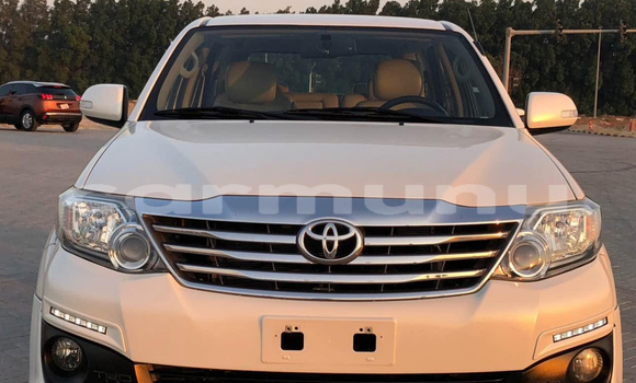 Acheter Occasion Voiture Toyota Fortuner Blanc à Brazzaville, Commune de Brazzaville Acheter Occasion Voiture Toyota Fortuner Blanc à Brazzaville, Commune de Brazzaville