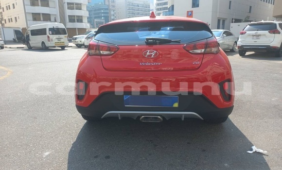 Acheter Occasion Voiture Hyundai Veloster Rouge à Brazzaville, Commune de Brazzaville Acheter Occasion Voiture Hyundai Veloster Rouge à Brazzaville, Commune de Brazzaville