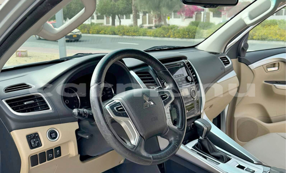 Acheter Occasion Voiture Mitsubishi Montero Gris à Brazzaville, Commune de Brazzaville Acheter Occasion Voiture Mitsubishi Montero Gris à Brazzaville, Commune de Brazzaville