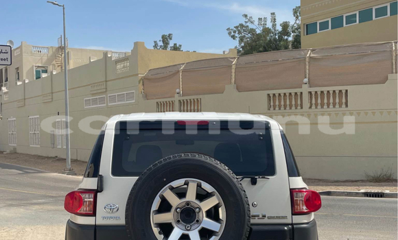 Buy Used Toyota FJ Cruiser Silver Car in Brazzaville in Municipality of Brazzaville Buy Used Toyota FJ Cruiser Silver Car in Brazzaville in Municipality of Brazzaville