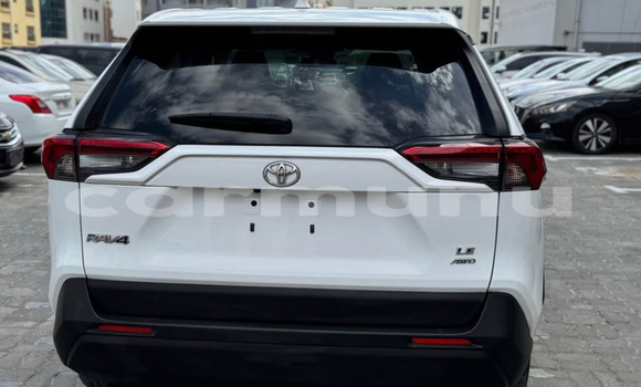 Acheter Occasion Voiture Toyota RAV4 Blanc à Brazzaville, Commune de Brazzaville Acheter Occasion Voiture Toyota RAV4 Blanc à Brazzaville, Commune de Brazzaville
