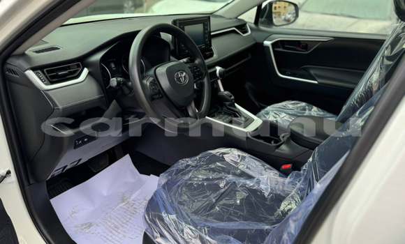 Acheter Occasion Voiture Toyota RAV4 Blanc à Brazzaville, Commune de Brazzaville Acheter Occasion Voiture Toyota RAV4 Blanc à Brazzaville, Commune de Brazzaville