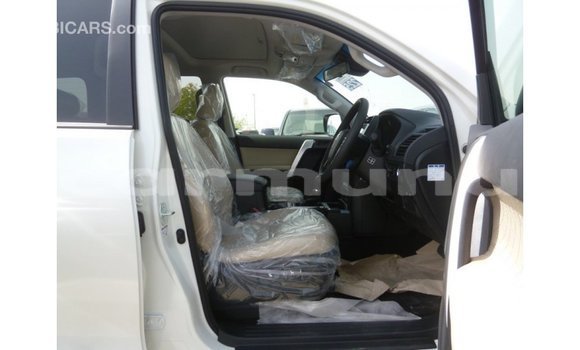 Acheter Import Voiture Toyota Prado Blanc à Import - Dubai, Région de la Bouenza Acheter Import Voiture Toyota Prado Blanc à Import - Dubai, Région de la Bouenza
