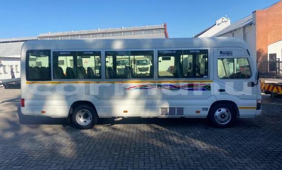 Acheter Occasion Voiture Toyota Coaster Blanc à Brazzaville, Commune de Brazzaville Acheter Occasion Voiture Toyota Coaster Blanc à Brazzaville, Commune de Brazzaville