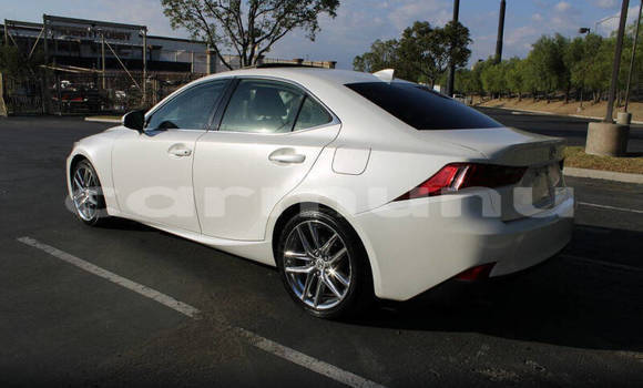 Acheter Occasion Voiture Lexus IS Blanc à Brazzaville, Commune de Brazzaville Acheter Occasion Voiture Lexus IS Blanc à Brazzaville, Commune de Brazzaville