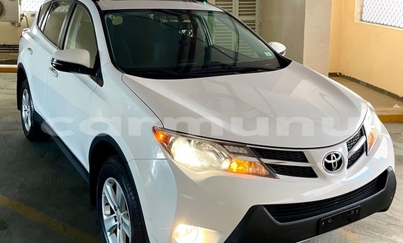 Acheter Occasion Voiture Toyota RAV4 Blanc à Pointe–Noire, Région du Kouilou Acheter Occasion Voiture Toyota RAV4 Blanc à Pointe–Noire, Région du Kouilou