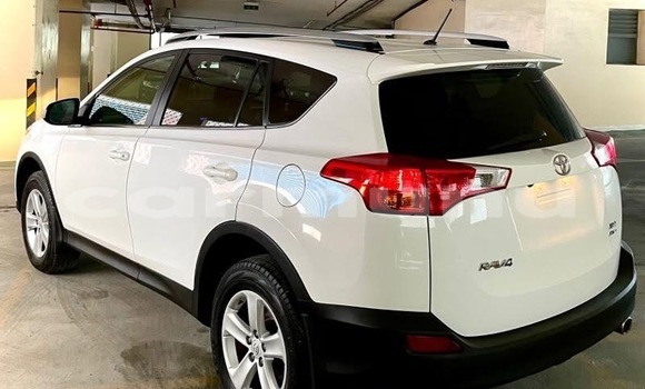 Acheter Occasion Voiture Toyota RAV4 Blanc à Pointe–Noire, Région du Kouilou Acheter Occasion Voiture Toyota RAV4 Blanc à Pointe–Noire, Région du Kouilou