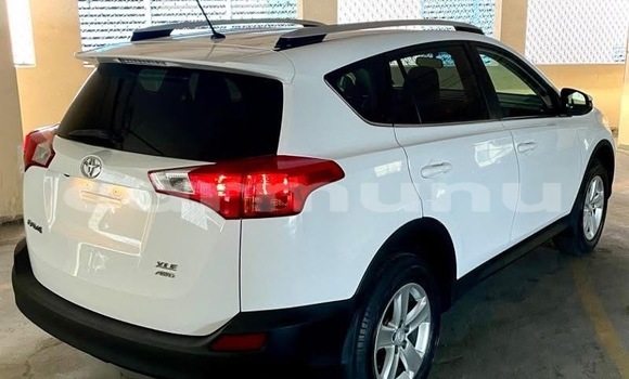 Acheter Occasion Voiture Toyota RAV4 Blanc à Pointe–Noire, Région du Kouilou Acheter Occasion Voiture Toyota RAV4 Blanc à Pointe–Noire, Région du Kouilou