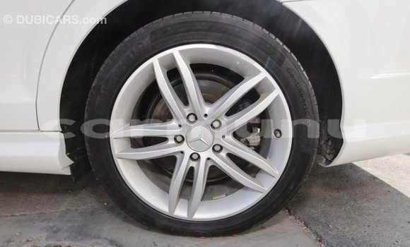 Acheter Import Voiture Mercedes-Benz 200 Blanc à Import - Dubai, Région de la Bouenza Acheter Import Voiture Mercedes-Benz 200 Blanc à Import - Dubai, Région de la Bouenza