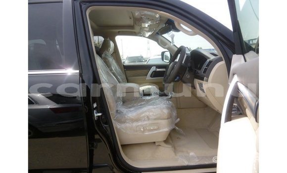 Buy Import Toyota Land Cruiser Black Car in Import - Dubai in Region of Bouenza Buy Import Toyota Land Cruiser Black Car in Import - Dubai in Region of Bouenza
