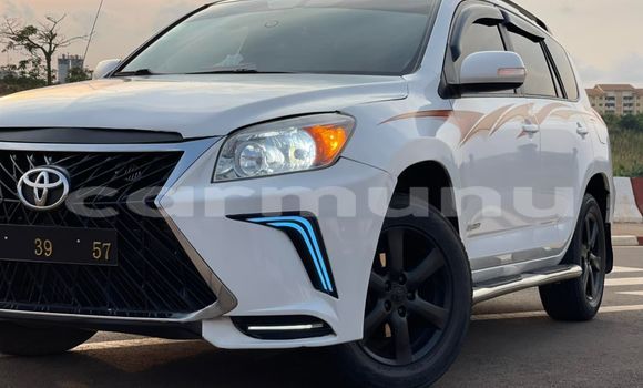 Acheter Occasion Voiture Toyota RAV4 Blanc à Brazzaville, Commune de Brazzaville Acheter Occasion Voiture Toyota RAV4 Blanc à Brazzaville, Commune de Brazzaville