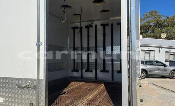 Buy Used Toyota Dyna White Truck in Brazzaville in Municipality of Brazzaville Buy Used Toyota Dyna White Truck in Brazzaville in Municipality of Brazzaville