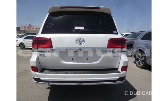 Buy Import Toyota Land Cruiser White Car in Import - Dubai in Region of Bouenza Buy Import Toyota Land Cruiser White Car in Import - Dubai in Region of Bouenza