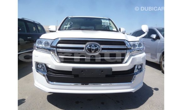 Buy Import Toyota Land Cruiser White Car in Import - Dubai in Region of Bouenza Buy Import Toyota Land Cruiser White Car in Import - Dubai in Region of Bouenza