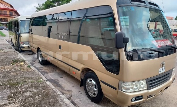 Acheter Occasion Voiture Toyota Coaster Beige à Brazzaville, Commune de Brazzaville Acheter Occasion Voiture Toyota Coaster Beige à Brazzaville, Commune de Brazzaville