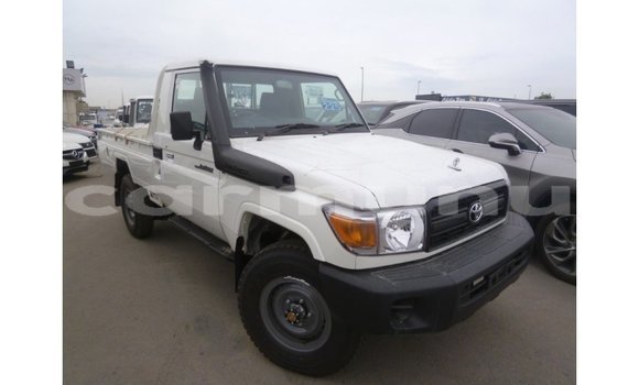Acheter Import Voiture Toyota Land Cruiser Blanc à Import - Dubai, Région de la Bouenza Acheter Import Voiture Toyota Land Cruiser Blanc à Import - Dubai, Région de la Bouenza