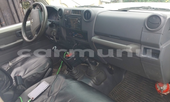 Acheter Occasion Voiture Toyota Land Cruiser Blanc à Brazzaville, Commune de Brazzaville Acheter Occasion Voiture Toyota Land Cruiser Blanc à Brazzaville, Commune de Brazzaville