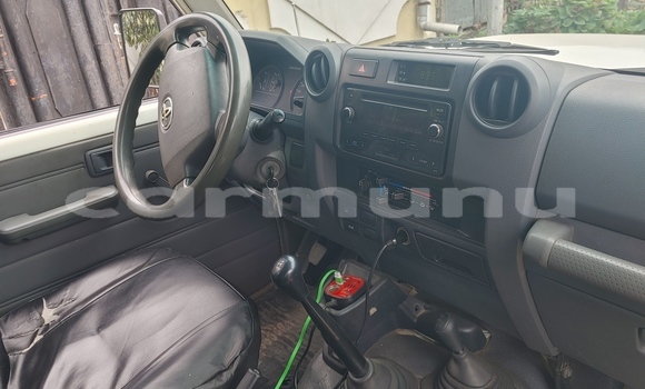 Acheter Occasion Voiture Toyota Land Cruiser Blanc à Brazzaville, Commune de Brazzaville Acheter Occasion Voiture Toyota Land Cruiser Blanc à Brazzaville, Commune de Brazzaville