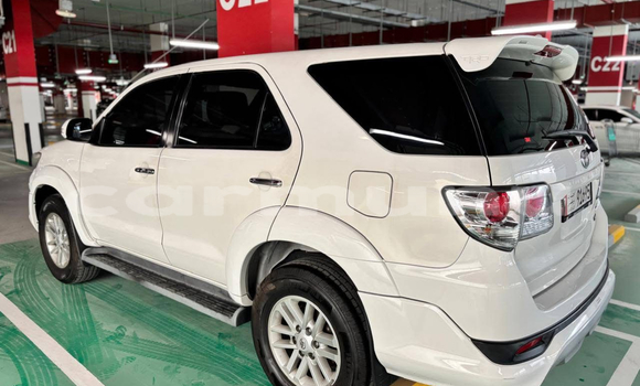 Acheter Occasion Voiture Toyota Fortuner Blanc à Brazzaville, Commune de Brazzaville Acheter Occasion Voiture Toyota Fortuner Blanc à Brazzaville, Commune de Brazzaville