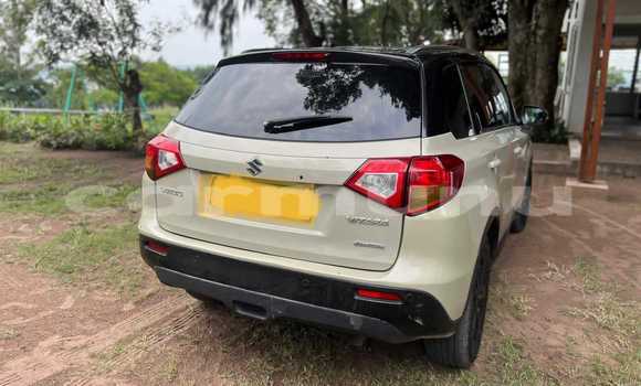 Acheter Occasion Voiture Suzuki Vitara Beige à Brazzaville, Commune de Brazzaville Acheter Occasion Voiture Suzuki Vitara Beige à Brazzaville, Commune de Brazzaville