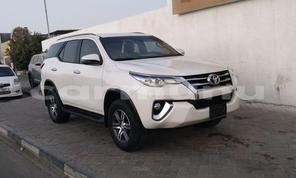 Acheter Neuf Voiture Toyota Fortuner Blanc à Brazzaville, Commune de Brazzaville Acheter Neuf Voiture Toyota Fortuner Blanc à Brazzaville, Commune de Brazzaville