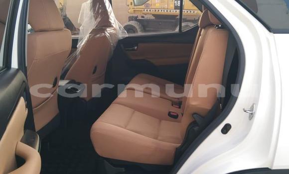 Acheter Neuf Voiture Toyota Fortuner Blanc à Brazzaville, Commune de Brazzaville Acheter Neuf Voiture Toyota Fortuner Blanc à Brazzaville, Commune de Brazzaville
