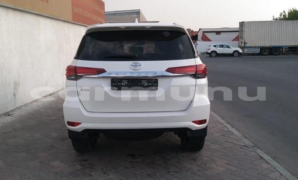 Acheter Neuf Voiture Toyota Fortuner Blanc à Brazzaville, Commune de Brazzaville Acheter Neuf Voiture Toyota Fortuner Blanc à Brazzaville, Commune de Brazzaville