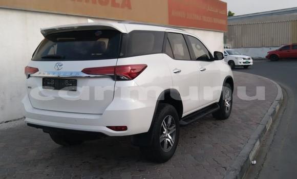 Acheter Neuf Voiture Toyota Fortuner Blanc à Brazzaville, Commune de Brazzaville Acheter Neuf Voiture Toyota Fortuner Blanc à Brazzaville, Commune de Brazzaville