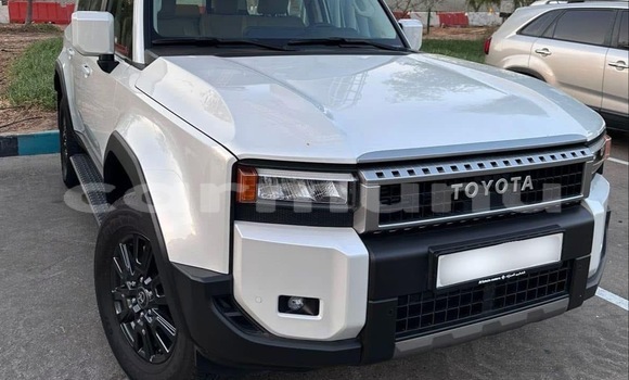 Acheter Occasion Voiture Toyota Prado Blanc à Brazzaville, Commune de Brazzaville Acheter Occasion Voiture Toyota Prado Blanc à Brazzaville, Commune de Brazzaville