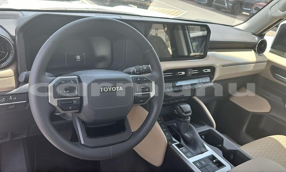 Acheter Occasion Voiture Toyota Prado Blanc à Brazzaville, Commune de Brazzaville Acheter Occasion Voiture Toyota Prado Blanc à Brazzaville, Commune de Brazzaville