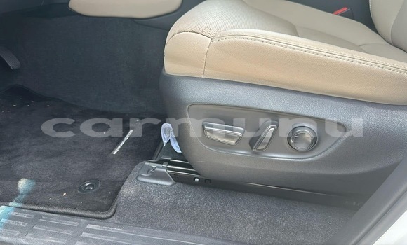 Acheter Occasion Voiture Toyota Prado Blanc à Brazzaville, Commune de Brazzaville Acheter Occasion Voiture Toyota Prado Blanc à Brazzaville, Commune de Brazzaville