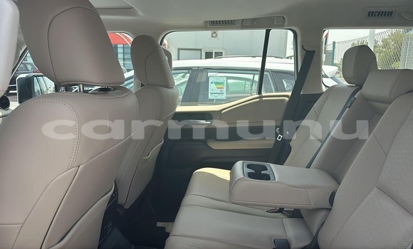 Acheter Occasion Voiture Toyota Prado Blanc à Brazzaville, Commune de Brazzaville Acheter Occasion Voiture Toyota Prado Blanc à Brazzaville, Commune de Brazzaville