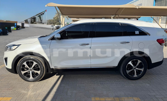 Acheter Occasion Voiture Kia Sorento Blanc à Brazzaville, Commune de Brazzaville Acheter Occasion Voiture Kia Sorento Blanc à Brazzaville, Commune de Brazzaville