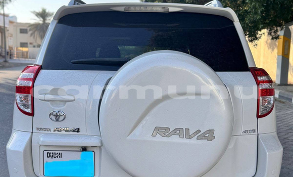 Acheter Occasion Voiture Toyota RAV4 Blanc à Brazzaville, Commune de Brazzaville Acheter Occasion Voiture Toyota RAV4 Blanc à Brazzaville, Commune de Brazzaville
