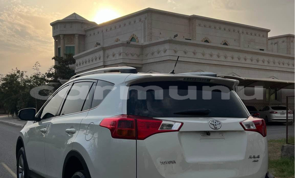 Acheter Occasion Voiture Toyota RAV4 Blanc à Pointe–Noire, Région du Kouilou Acheter Occasion Voiture Toyota RAV4 Blanc à Pointe–Noire, Région du Kouilou