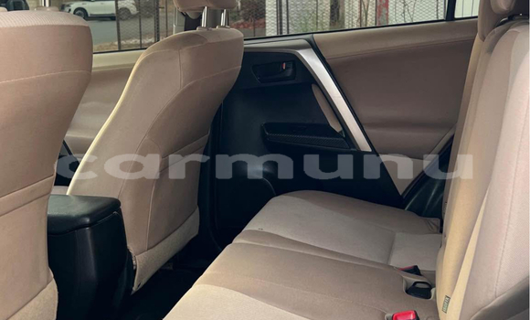 Acheter Occasion Voiture Toyota RAV4 Blanc à Pointe–Noire, Région du Kouilou Acheter Occasion Voiture Toyota RAV4 Blanc à Pointe–Noire, Région du Kouilou