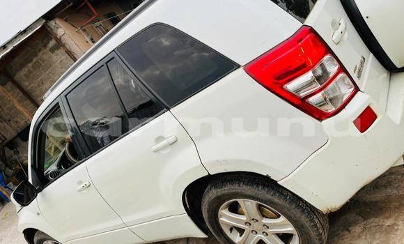 Buy Used Suzuki Grand Vitara White Car in Brazzaville in Municipality of Brazzaville Buy Used Suzuki Grand Vitara White Car in Brazzaville in Municipality of Brazzaville