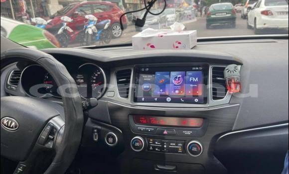Buy Used Kia K7 White Car in Brazzaville in Municipality of Brazzaville Buy Used Kia K7 White Car in Brazzaville in Municipality of Brazzaville