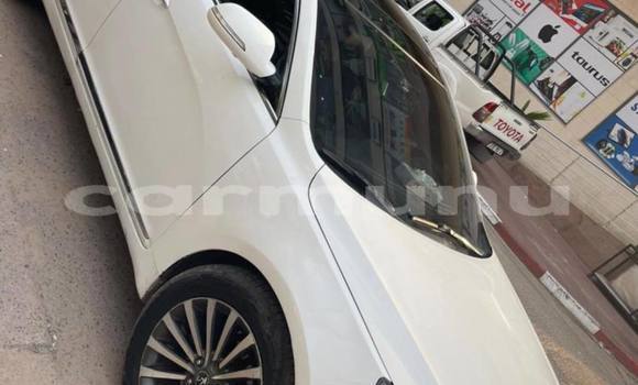 Buy Used Kia K7 White Car in Brazzaville in Municipality of Brazzaville Buy Used Kia K7 White Car in Brazzaville in Municipality of Brazzaville