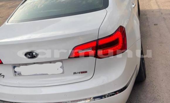 Buy Used Kia K7 White Car in Brazzaville in Municipality of Brazzaville Buy Used Kia K7 White Car in Brazzaville in Municipality of Brazzaville