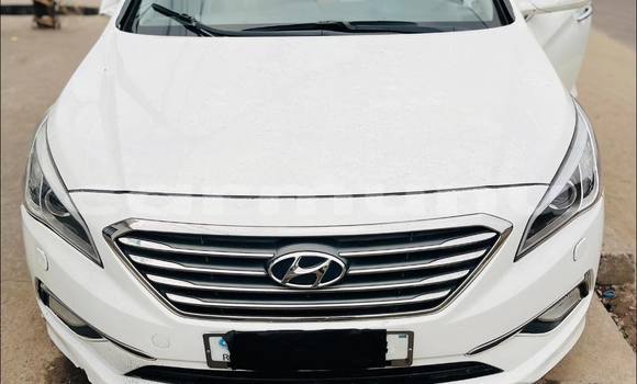 Buy Used Hyundai Sonata White Car in Brazzaville in Municipality of Brazzaville Buy Used Hyundai Sonata White Car in Brazzaville in Municipality of Brazzaville