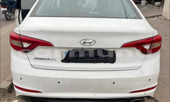 Buy Used Hyundai Sonata White Car in Brazzaville in Municipality of Brazzaville Buy Used Hyundai Sonata White Car in Brazzaville in Municipality of Brazzaville