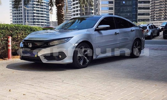 Buy Used Honda Civic White Car in Brazzaville in Municipality of Brazzaville Buy Used Honda Civic White Car in Brazzaville in Municipality of Brazzaville