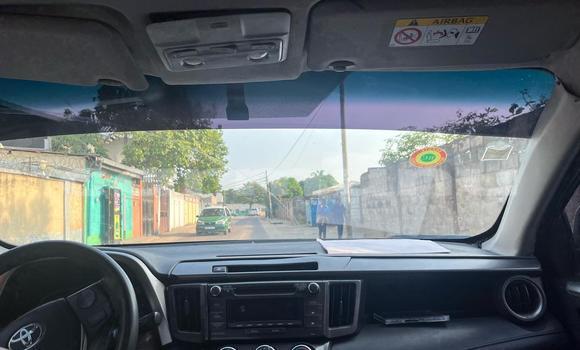 Acheter Occasion Voiture Toyota RAV4 Blanc à Brazzaville, Commune de Brazzaville Acheter Occasion Voiture Toyota RAV4 Blanc à Brazzaville, Commune de Brazzaville