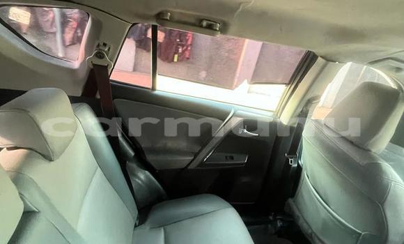 Acheter Occasion Voiture Toyota RAV4 Blanc à Brazzaville, Commune de Brazzaville Acheter Occasion Voiture Toyota RAV4 Blanc à Brazzaville, Commune de Brazzaville