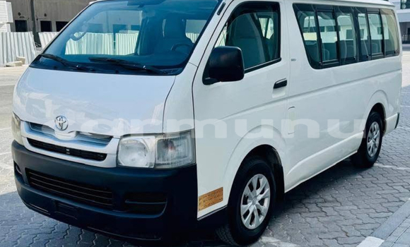 Buy Used Toyota Hiace White Car in Brazzaville in Municipality of Brazzaville Buy Used Toyota Hiace White Car in Brazzaville in Municipality of Brazzaville