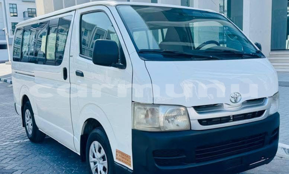 Buy Used Toyota Hiace White Car in Brazzaville in Municipality of Brazzaville Buy Used Toyota Hiace White Car in Brazzaville in Municipality of Brazzaville