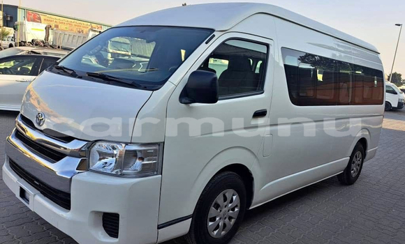 Acheter Occasion Voiture Toyota Hiace Blanc à Pointe–Noire, Région du Kouilou Acheter Occasion Voiture Toyota Hiace Blanc à Pointe–Noire, Région du Kouilou